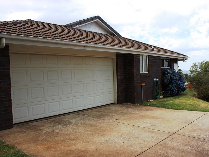 5 Skyline Drive, Blue Mountain Heights QLD 4350