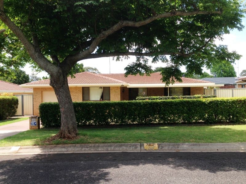 11 Hibiscus Drive, Centenary Heights QLD 4350
