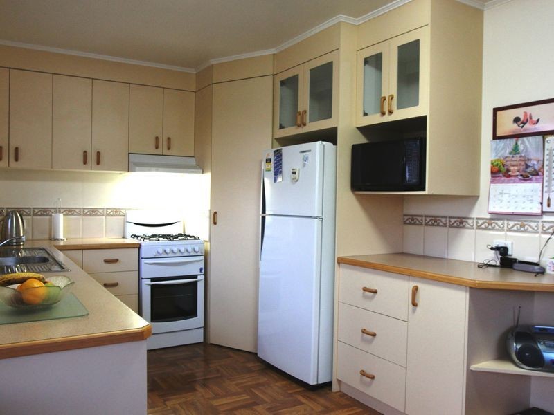 8 Mott Crescent, Rockville QLD 4350