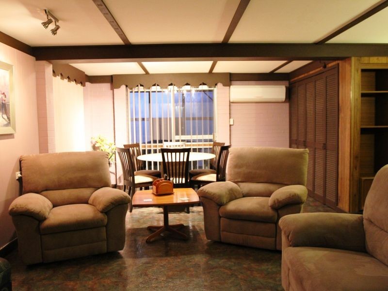 8 Mott Crescent, Rockville QLD 4350