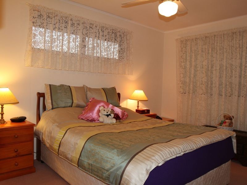 8 Mott Crescent, Rockville QLD 4350