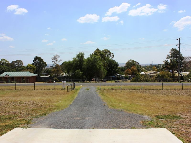 24 Petersens Road, Kingsthorpe QLD 4400