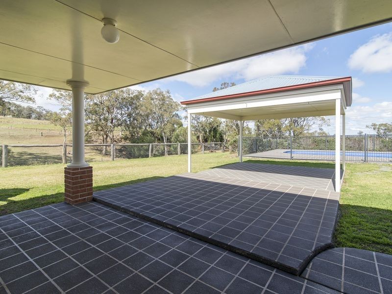 39 Stark Drive, Acland QLD 4401