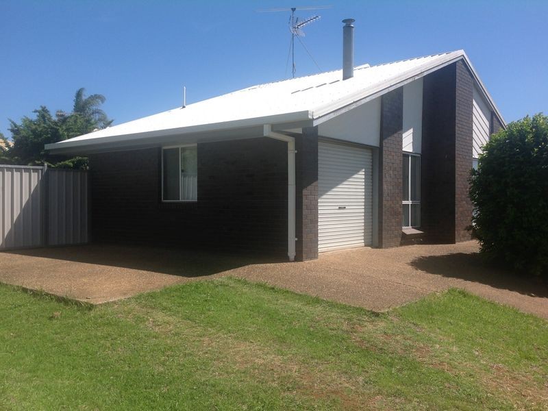 26 Robindale Cres, Darling Heights QLD 4350