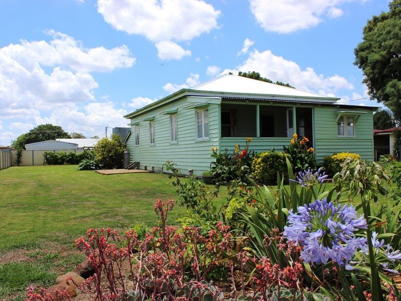 17 Herbert Street, Allora QLD 4362