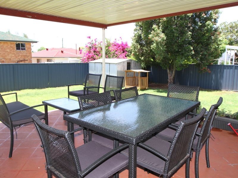 37 Croxley Street, Harristown QLD 4350