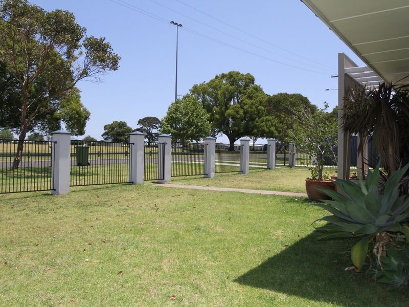 37 Croxley Street, Harristown QLD 4350