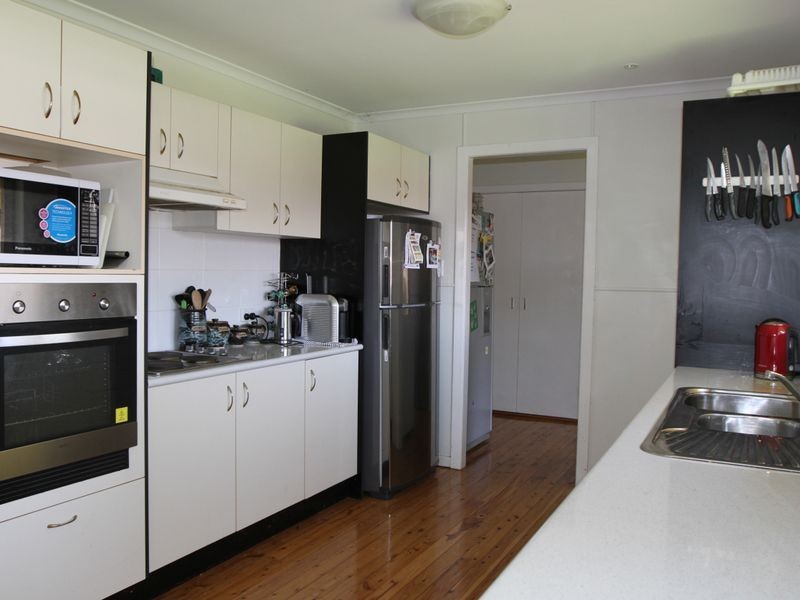 37 Croxley Street, Harristown QLD 4350