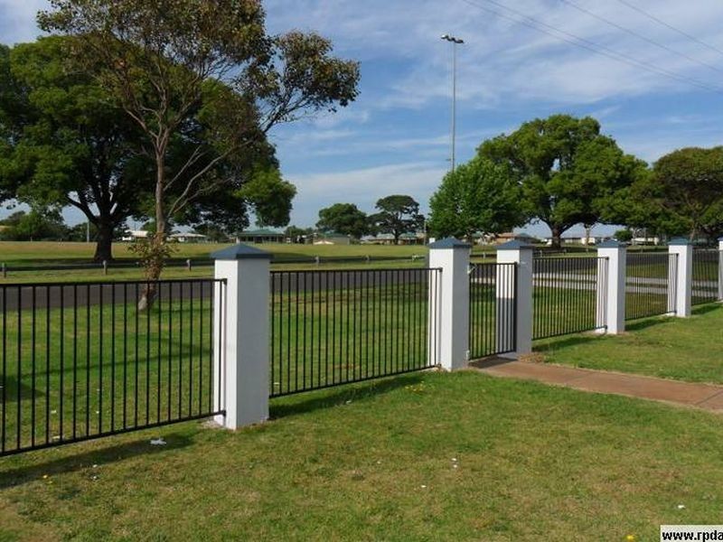 37 Croxley Street, Harristown QLD 4350