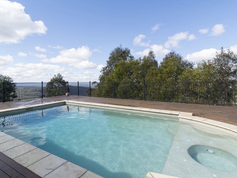 62 Skyline Drive, Blue Mountain Heights QLD 4350