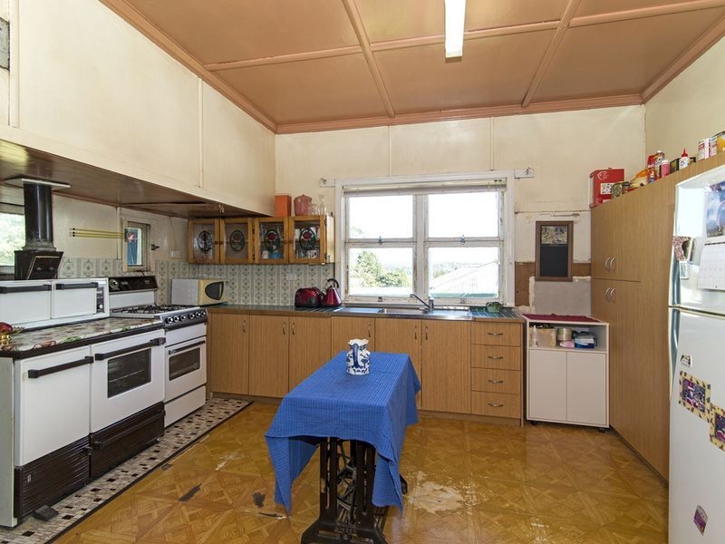 24 Perry Street, Harlaxton QLD 4350