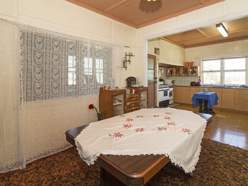 24 Perry Street, Harlaxton QLD 4350