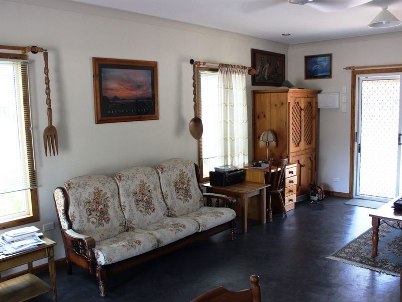 99 Koala Drive, Kooroongarra QLD 4357