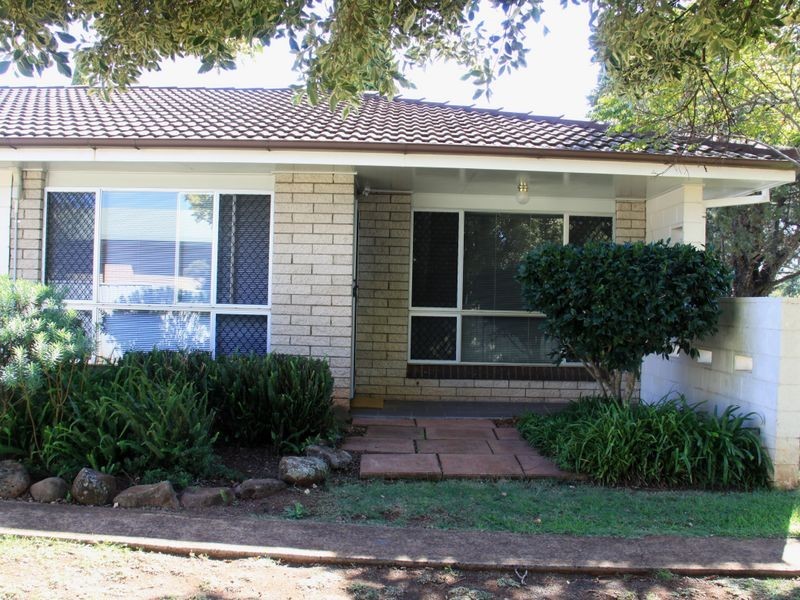 1/35a Holberton Street, Rockville QLD 4350