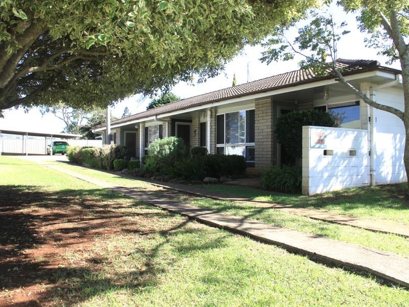 1/35a Holberton Street, Rockville QLD 4350