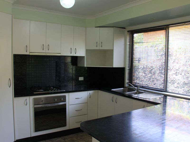 34 Hinkler Crescent, Wilsonton QLD 4350