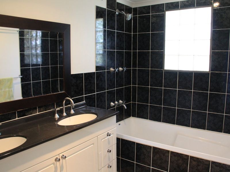 34 Hinkler Crescent, Wilsonton QLD 4350