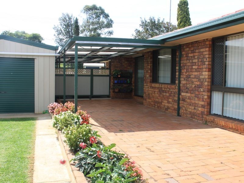 34 Hinkler Crescent, Wilsonton QLD 4350