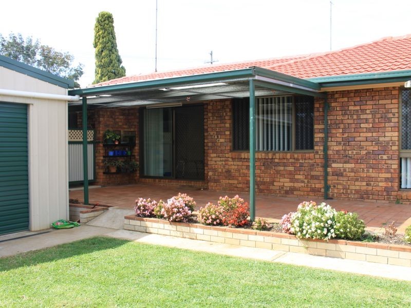 34 Hinkler Crescent, Wilsonton QLD 4350