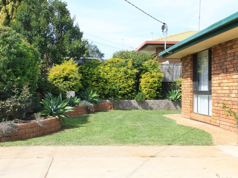 34 Hinkler Crescent, Wilsonton QLD 4350