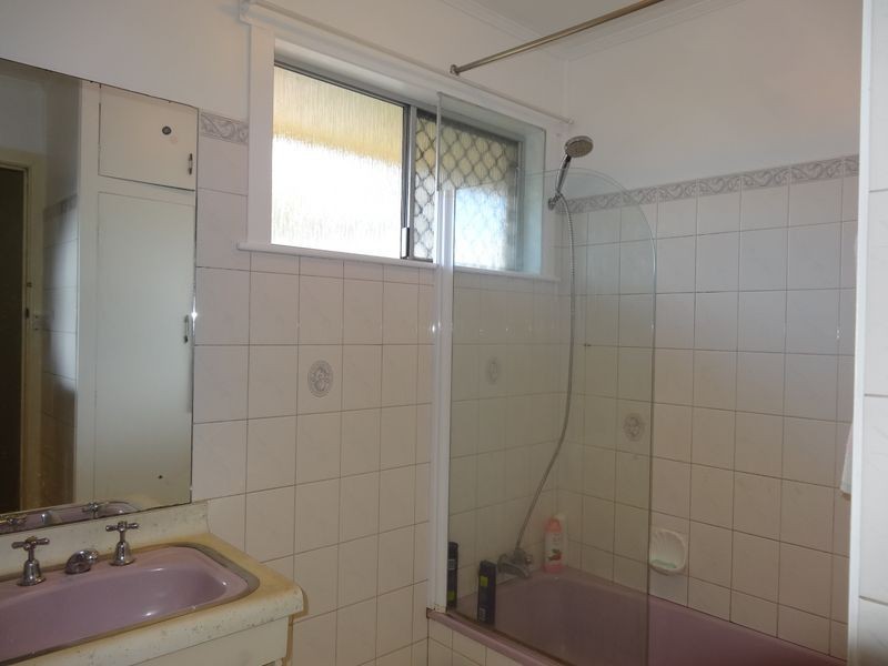 17 Richmond Dr, Wilsonton QLD 4350