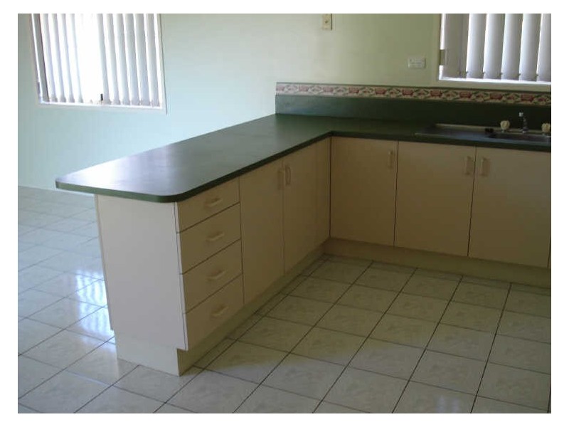 2 Sullivan Court, Kearneys Spring QLD 4350