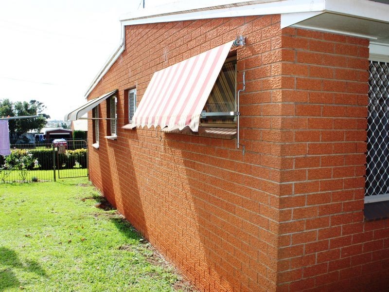 2/2 Blaxland Street, Newtown QLD 4350