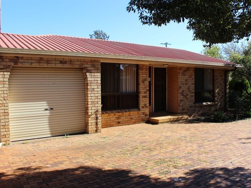 38 Paull Street, Wilsonton QLD 4350