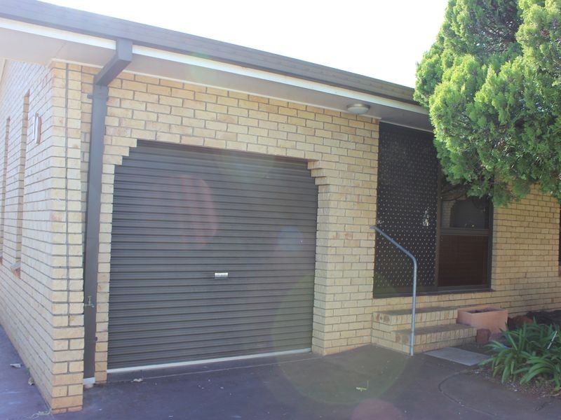 18 Hawker Street, Wilsonton QLD 4350