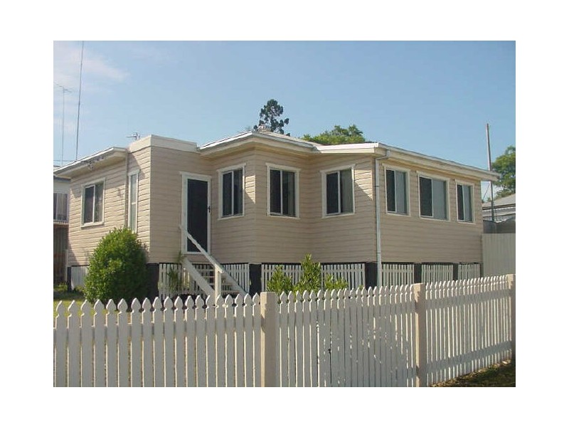 152 North Street, Mount Lofty QLD 4350