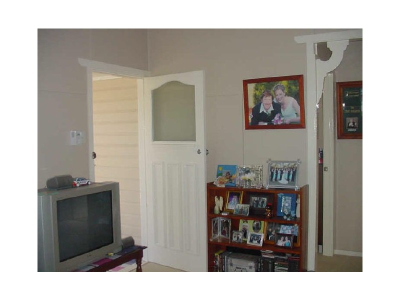 152 North Street, Mount Lofty QLD 4350