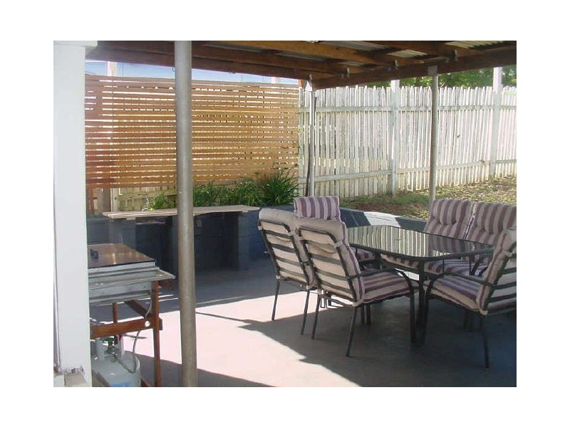 152 North Street, Mount Lofty QLD 4350