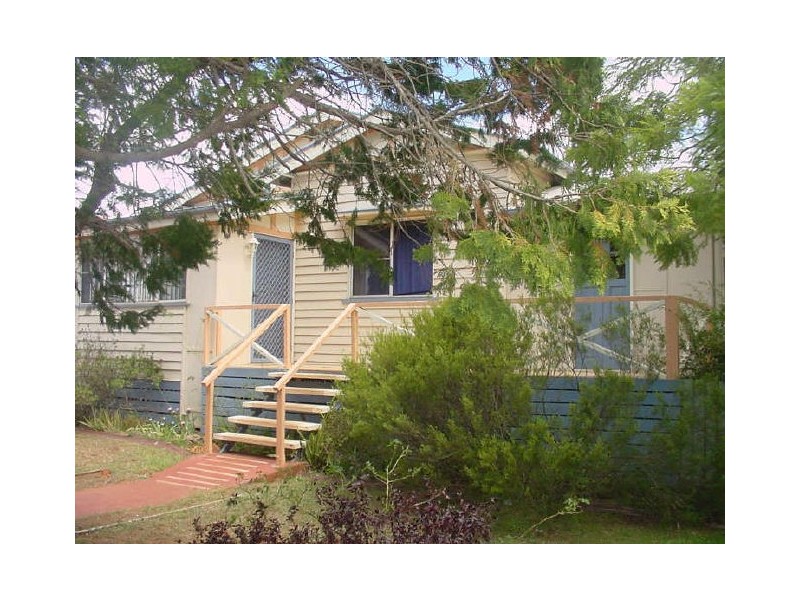 15 Holberton Street, Wilsonton QLD 4350