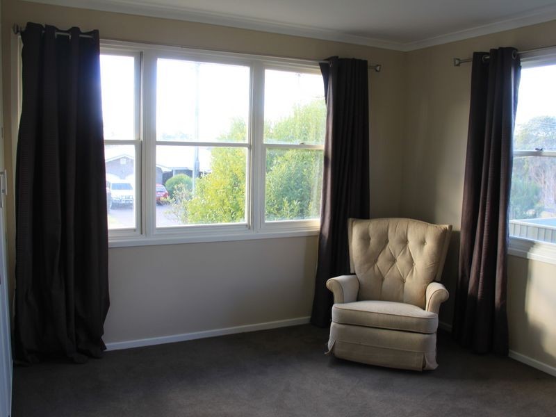 22 Knockator Crescent, Centenary Heights QLD 4350