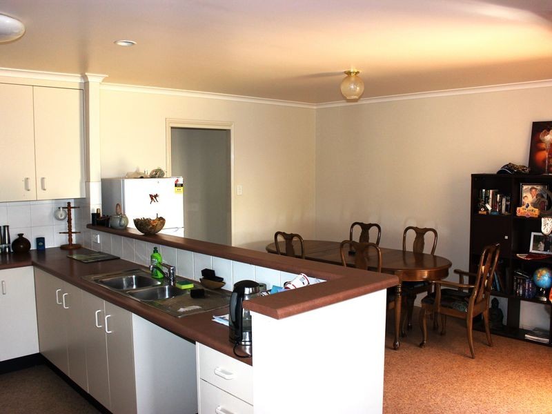 27 Liebke Crescent, Cranley QLD 4350