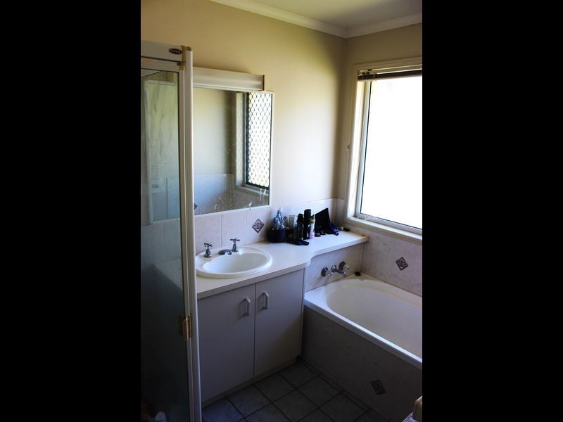 27 Liebke Crescent, Cranley QLD 4350