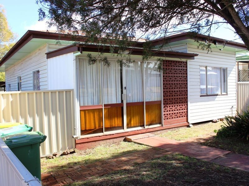 25 Kenilworth Street, North Toowoomba QLD 4350