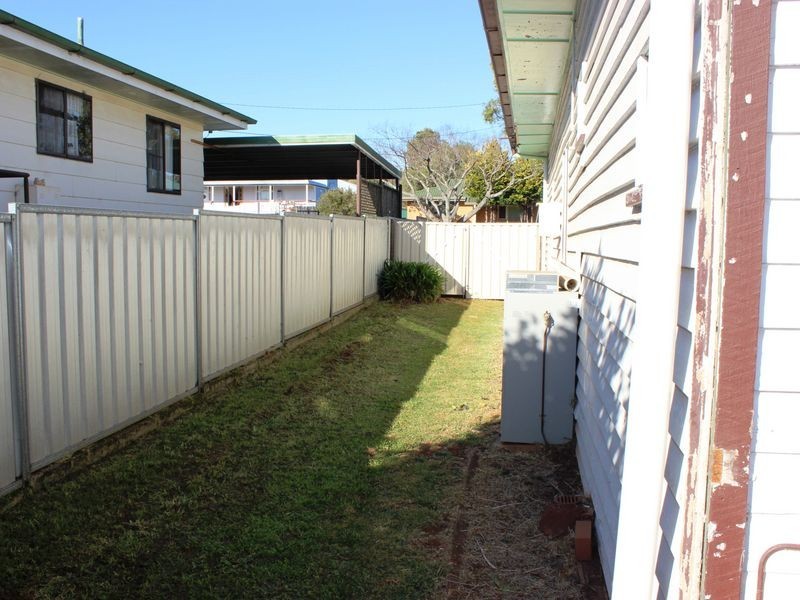 25 Kenilworth Street, North Toowoomba QLD 4350