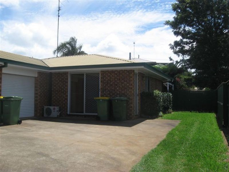 2/1 Nellie Street, Centenary Heights QLD 4350