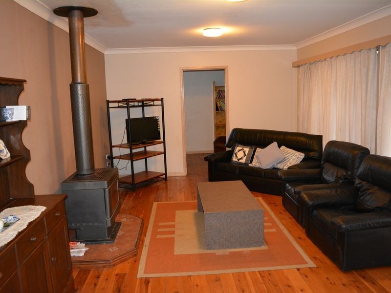 8 Herries Street, Rangeville QLD 4350