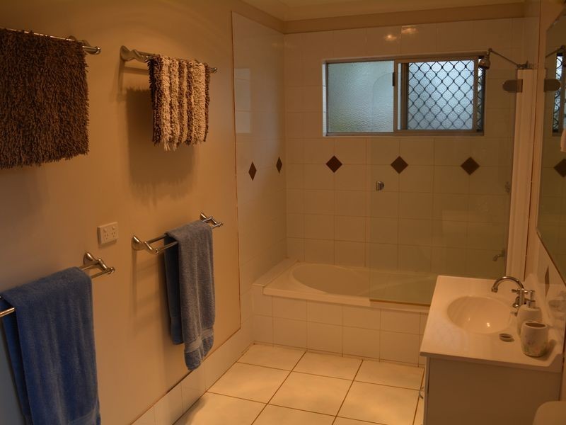 8 Herries Street, Rangeville QLD 4350