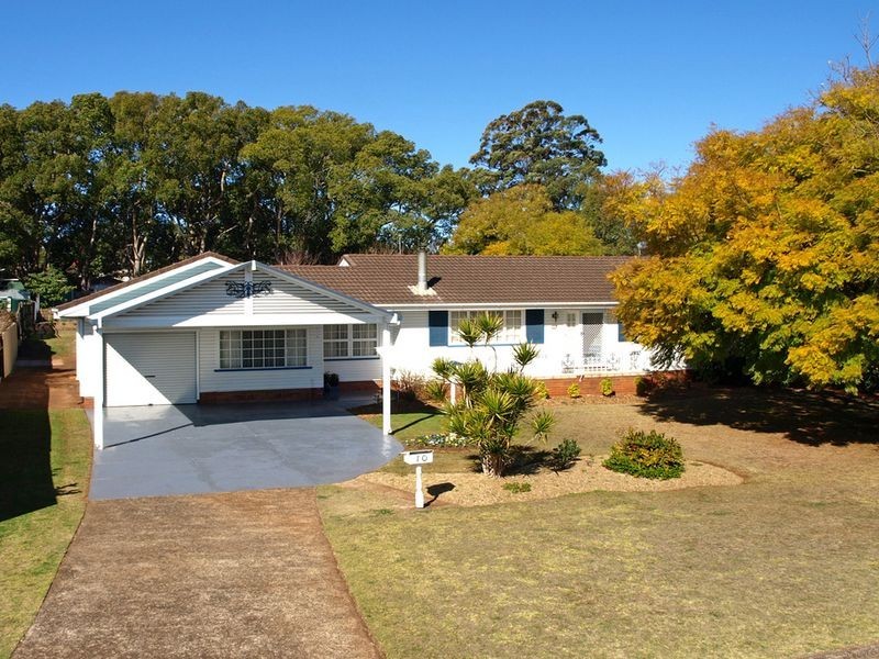 10 McIntyre Street, Centenary Heights QLD 4350