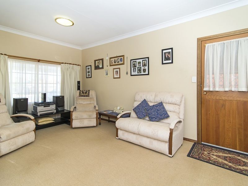 10 McIntyre Street, Centenary Heights QLD 4350