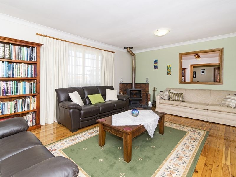 10 McIntyre Street, Centenary Heights QLD 4350
