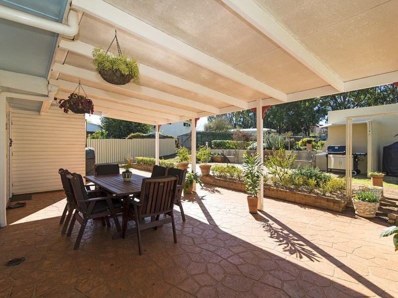 10 McIntyre Street, Centenary Heights QLD 4350