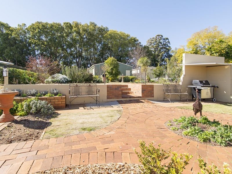 10 McIntyre Street, Centenary Heights QLD 4350