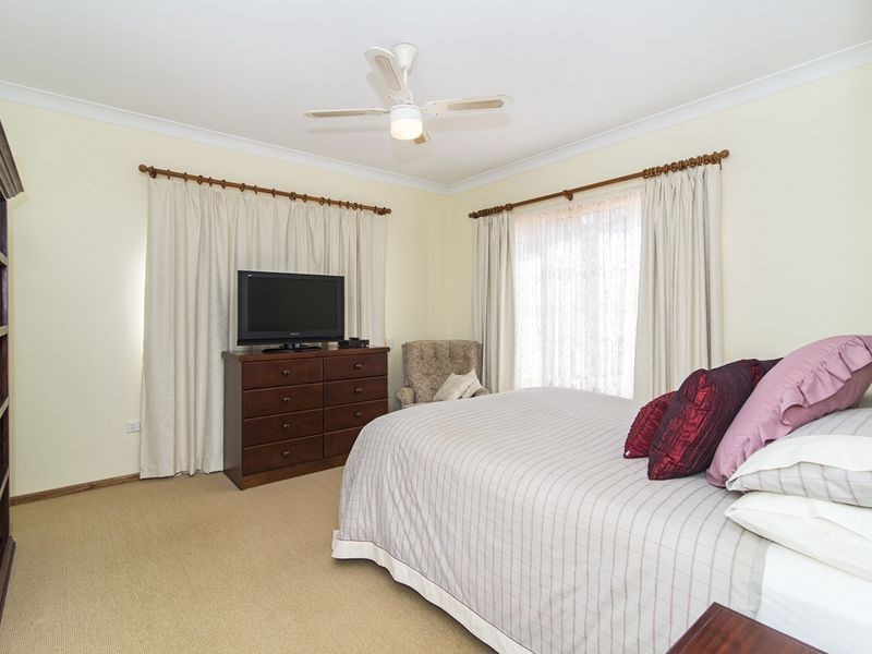 10 McIntyre Street, Centenary Heights QLD 4350