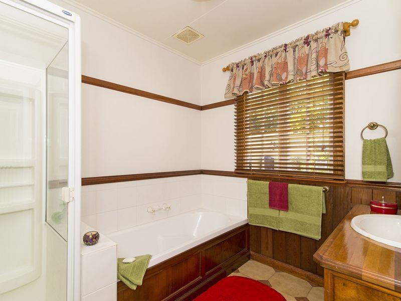 10 McIntyre Street, Centenary Heights QLD 4350