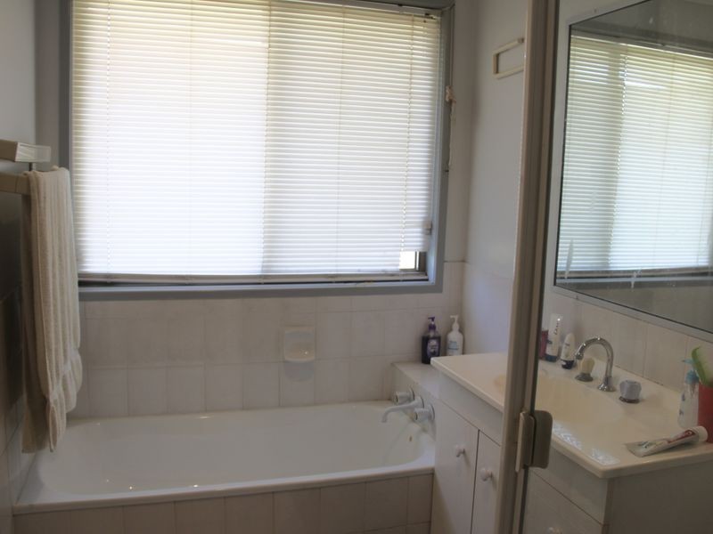 15 Baron Court, Wilsonton QLD 4350