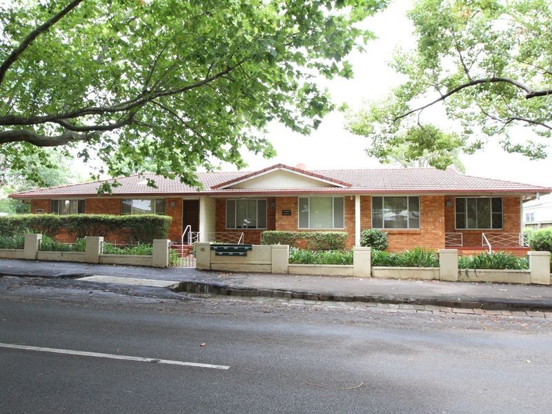 1/96 Campbell street, East Toowoomba QLD 4350